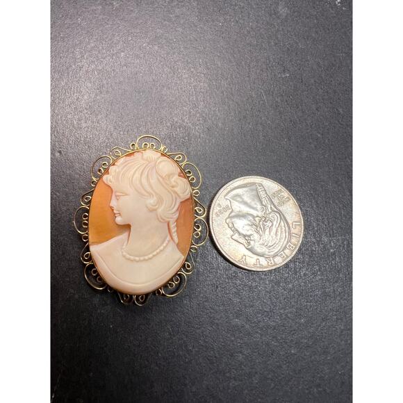 Vintage 60s Shell Cameo Brooch Pendant – 12K Gold Filled Filigree Frame - Picture 7 of 9